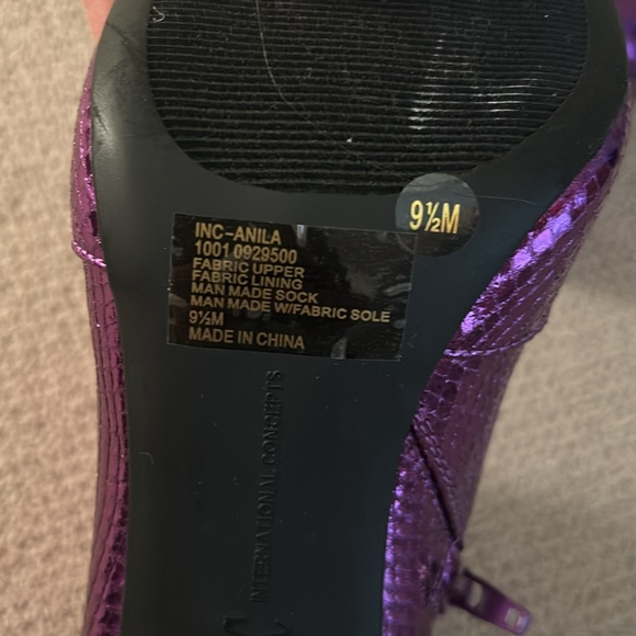 INC Anila ankle boots, metallic purple, size 9-1/2 - Picture 5 of 7